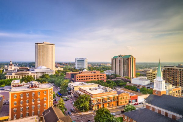 depositphotos_188116564-stock-photo-tallahassee-florida-usa-skyline.jpg